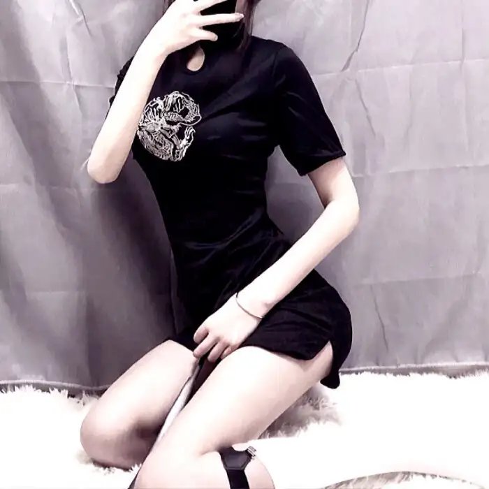 俏皮女学生
